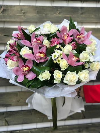 Букет цветов из: Розы и Хризантемы в Ершово