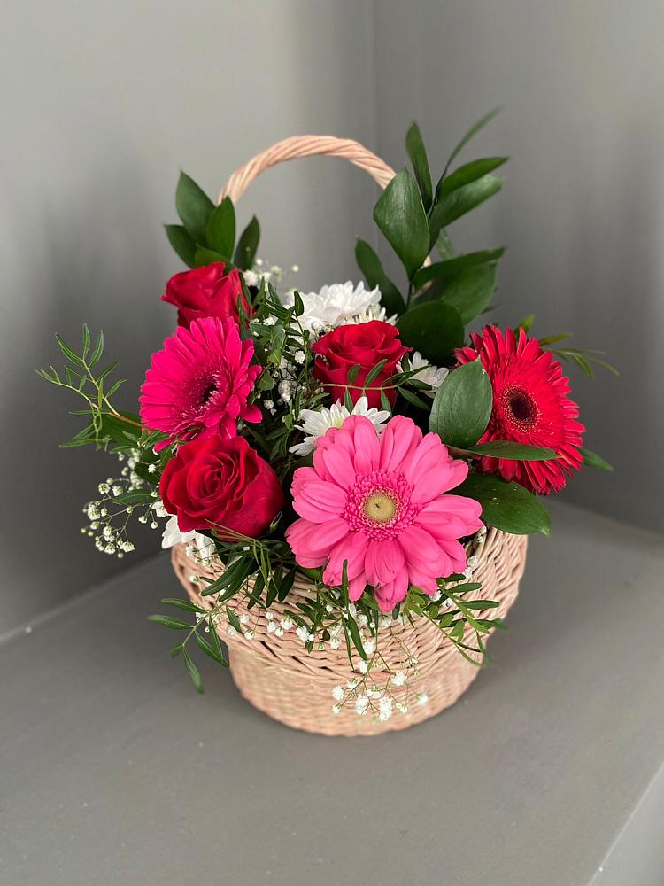 Цветочная композиция из Розы, Хризантемы и Герберы в корзине в Ершово