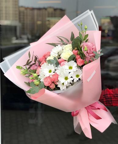 Букет цветов из: Розы, Лизиантусы и Хризантемы в Ершово