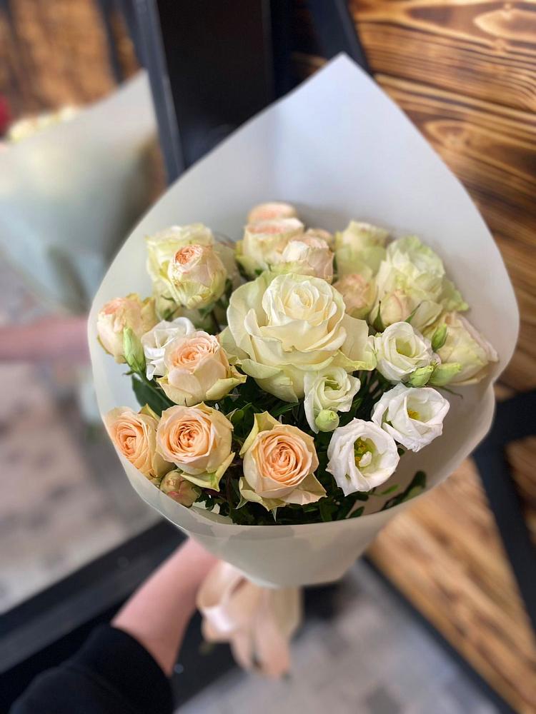 Букет цветов из: Розы и Лизиантусы в Ершово